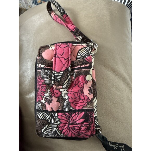 VERA BRADLEY Carry It All Wristlet MOCHA ROUGE Pattern Wallet Cards Phone Zip - Picture 1 of 3